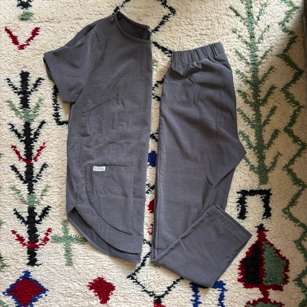 Nima Scrubs Set | XS